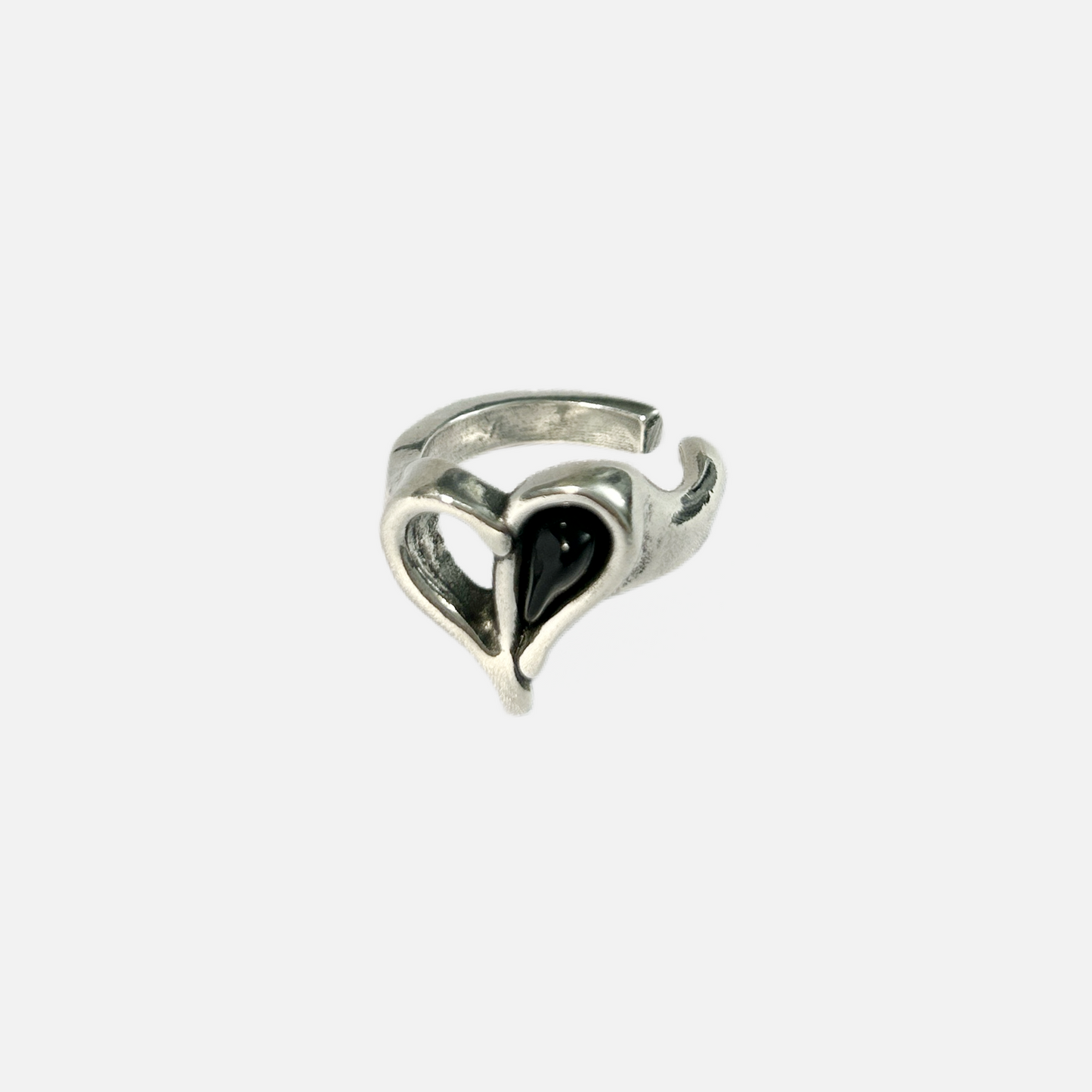 Pasión by Tralará Black Heart Ring